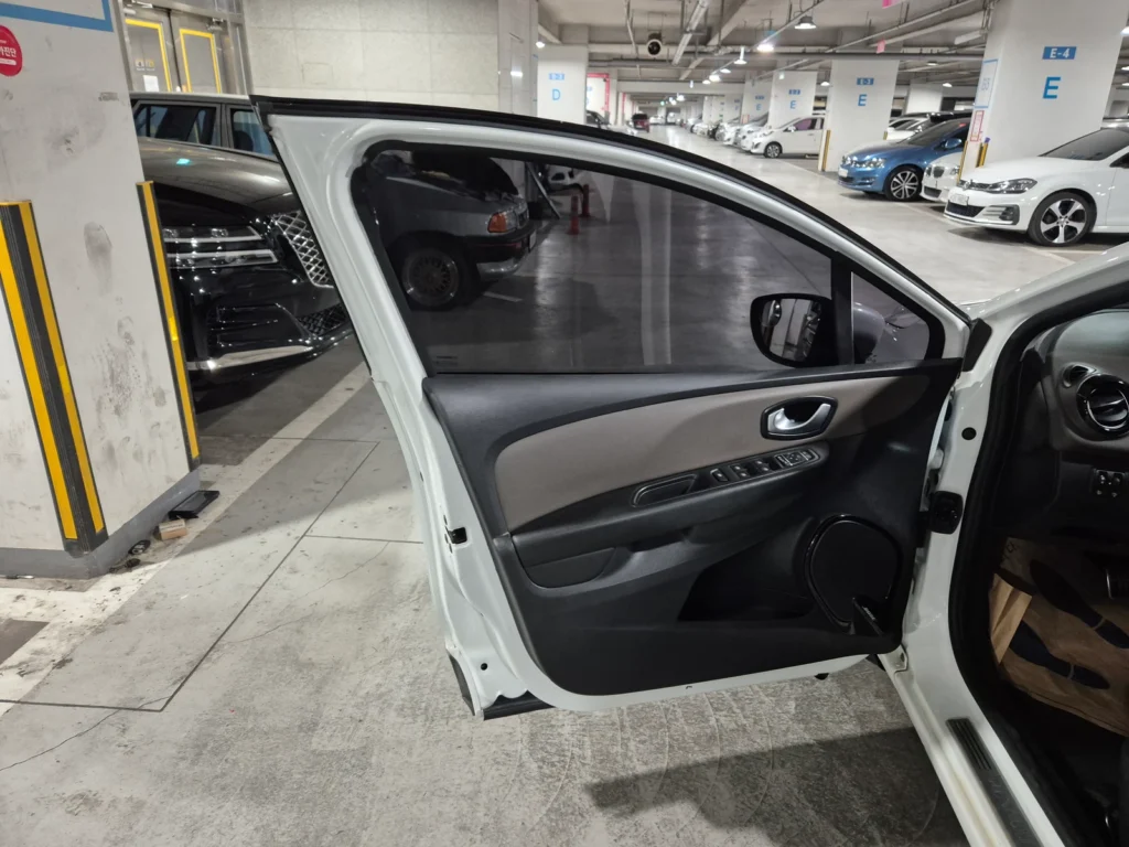 Renault-KoreaSamsung Clio Intens