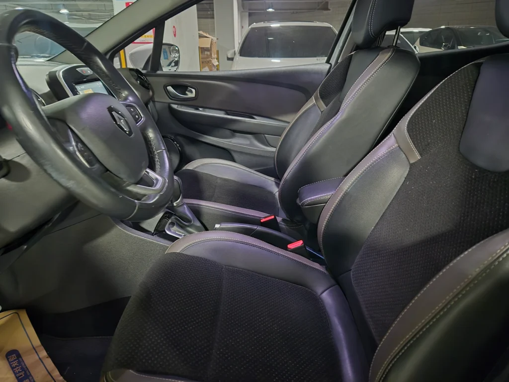 Renault-KoreaSamsung Clio Intens