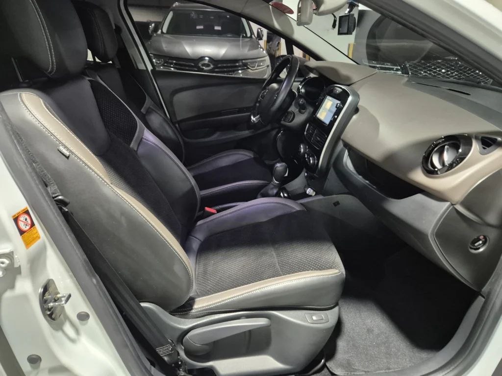 Renault-KoreaSamsung Clio Intens