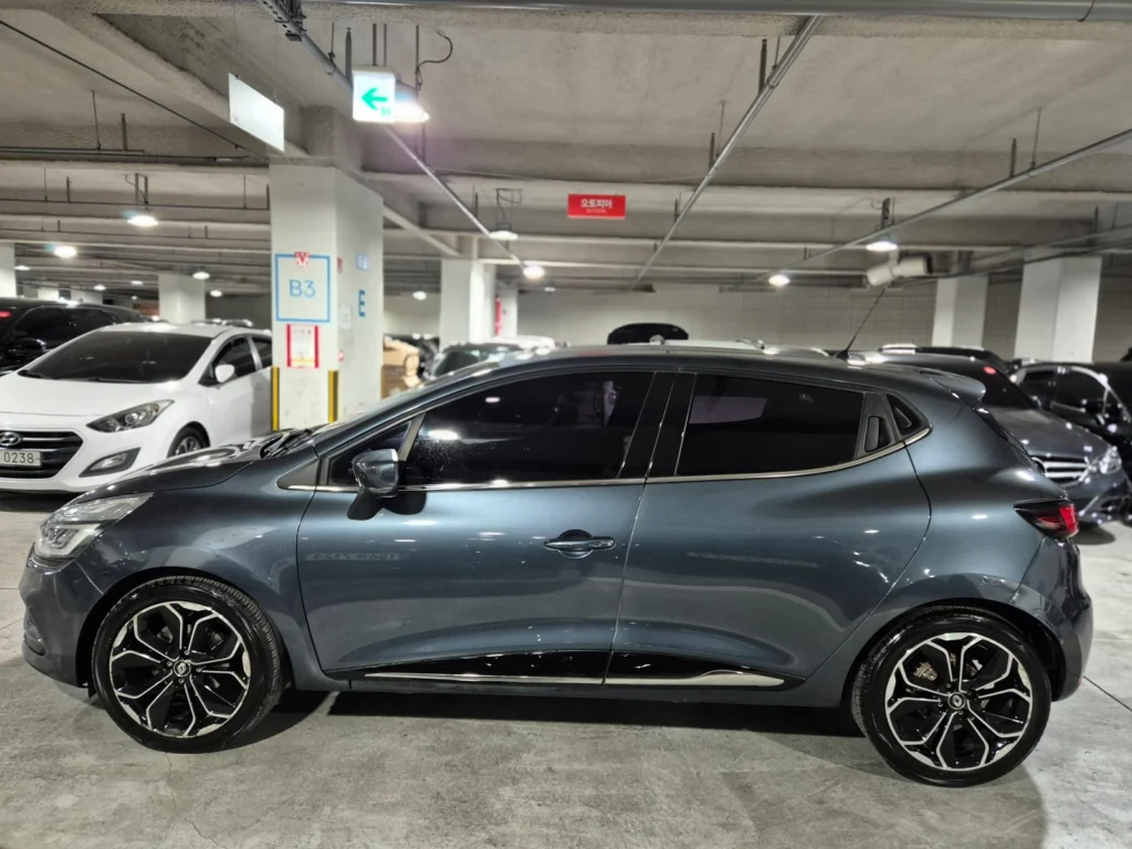 Renault-KoreaSamsung Clio Intens
