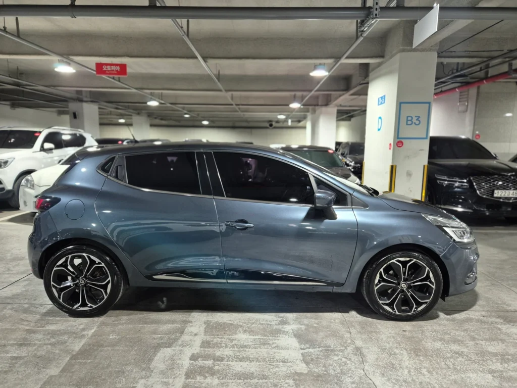 Renault-KoreaSamsung Clio Intens