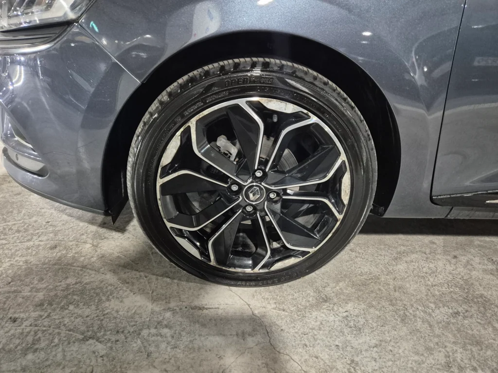 Renault-KoreaSamsung Clio Intens