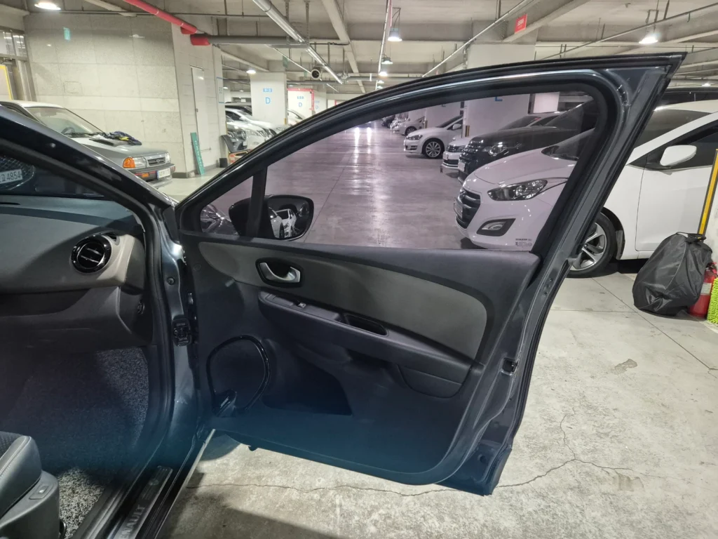 Renault-KoreaSamsung Clio Intens