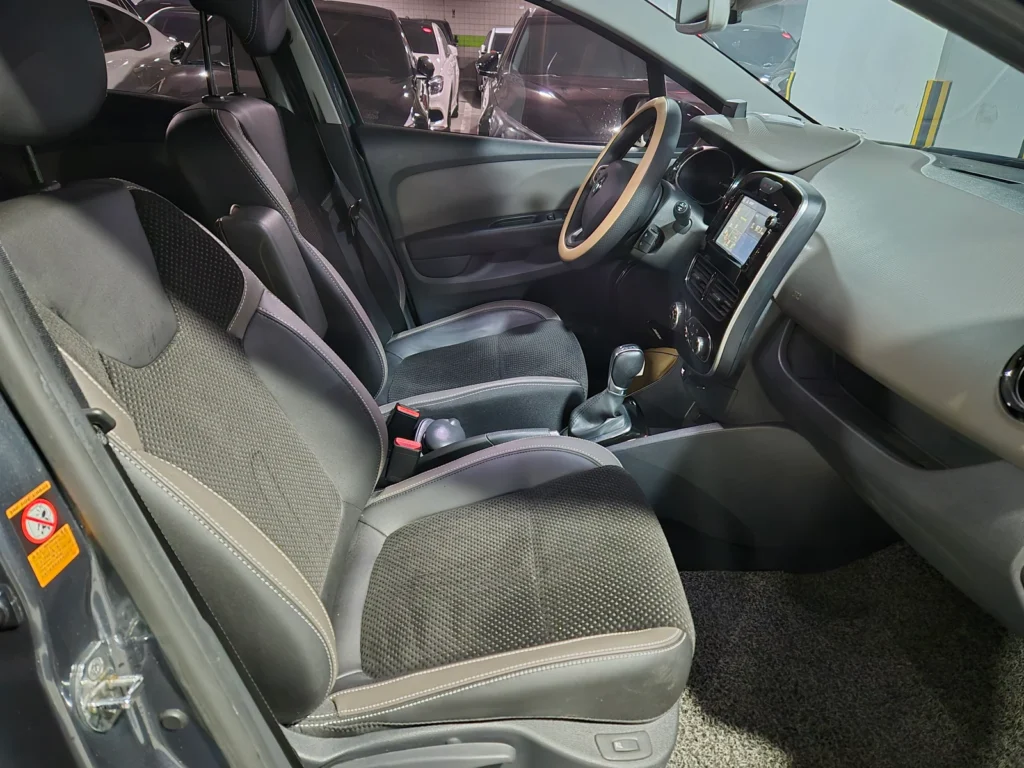 Renault-KoreaSamsung Clio Intens