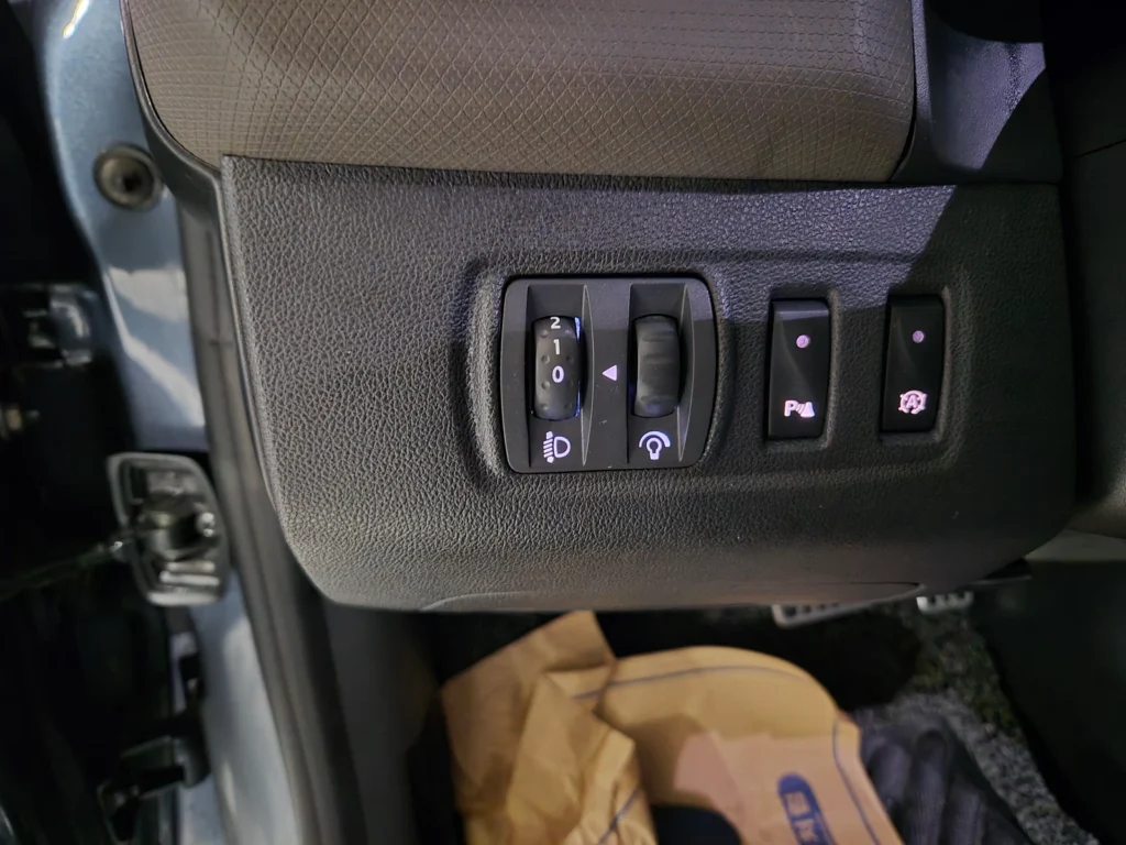 Renault-KoreaSamsung Clio Intens