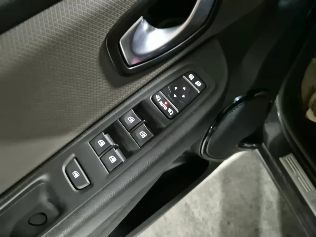 Renault-KoreaSamsung Clio Intens