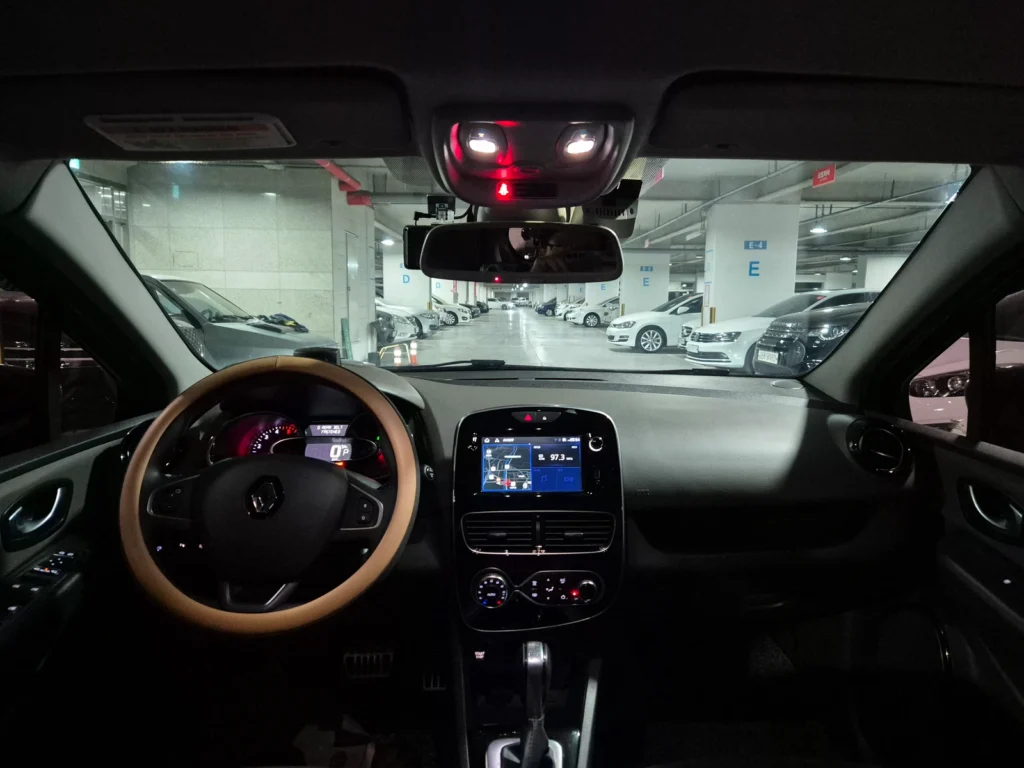 Renault-KoreaSamsung Clio Intens