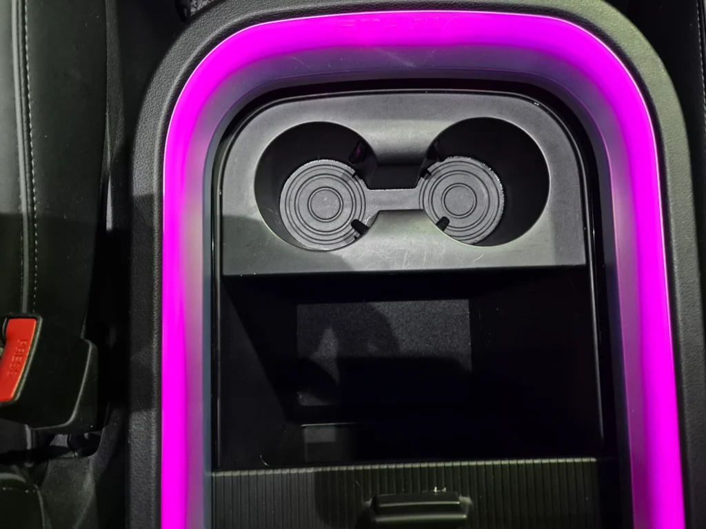 Hyundai Staria 4WD Lounge 9-seater