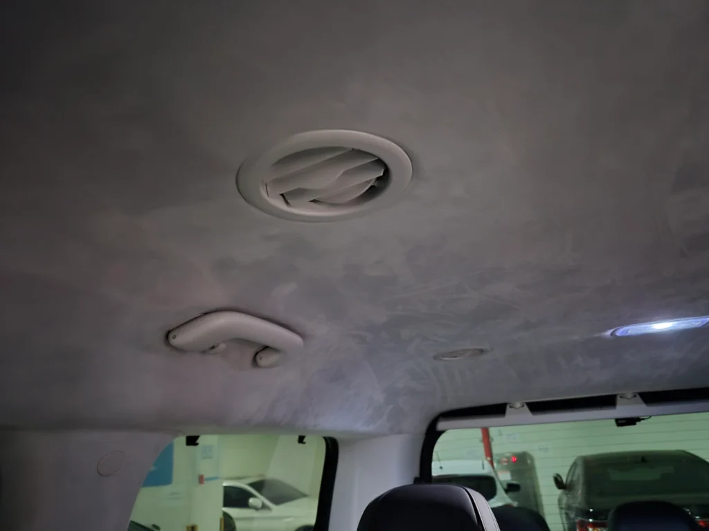 Hyundai Staria 4WD Lounge 9-seater