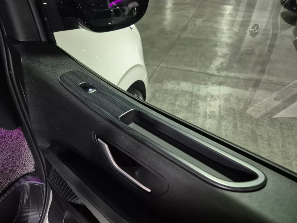 Hyundai Staria 4WD Lounge 9-seater