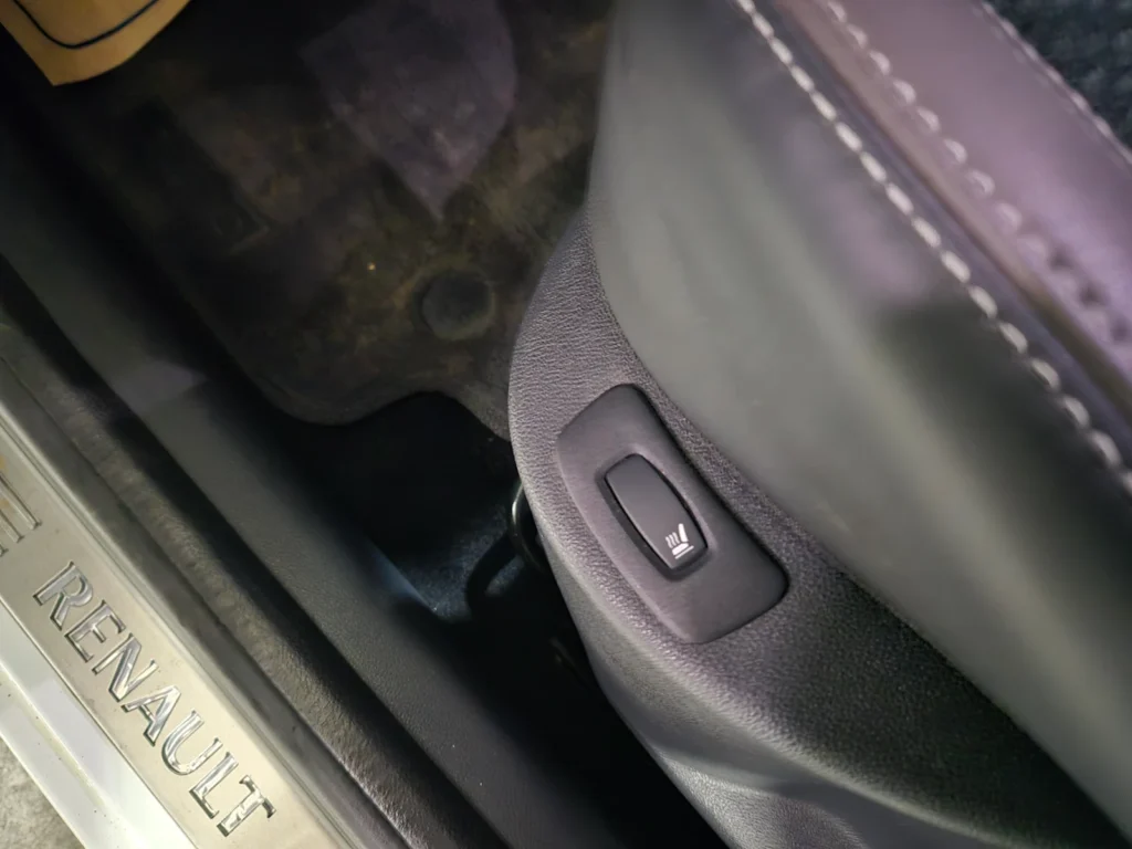 Renault-KoreaSamsung Clio Intens