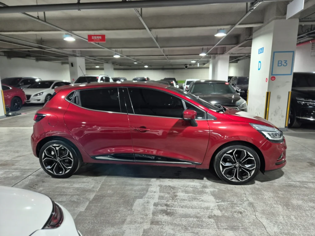 Renault-KoreaSamsung Clio Intens