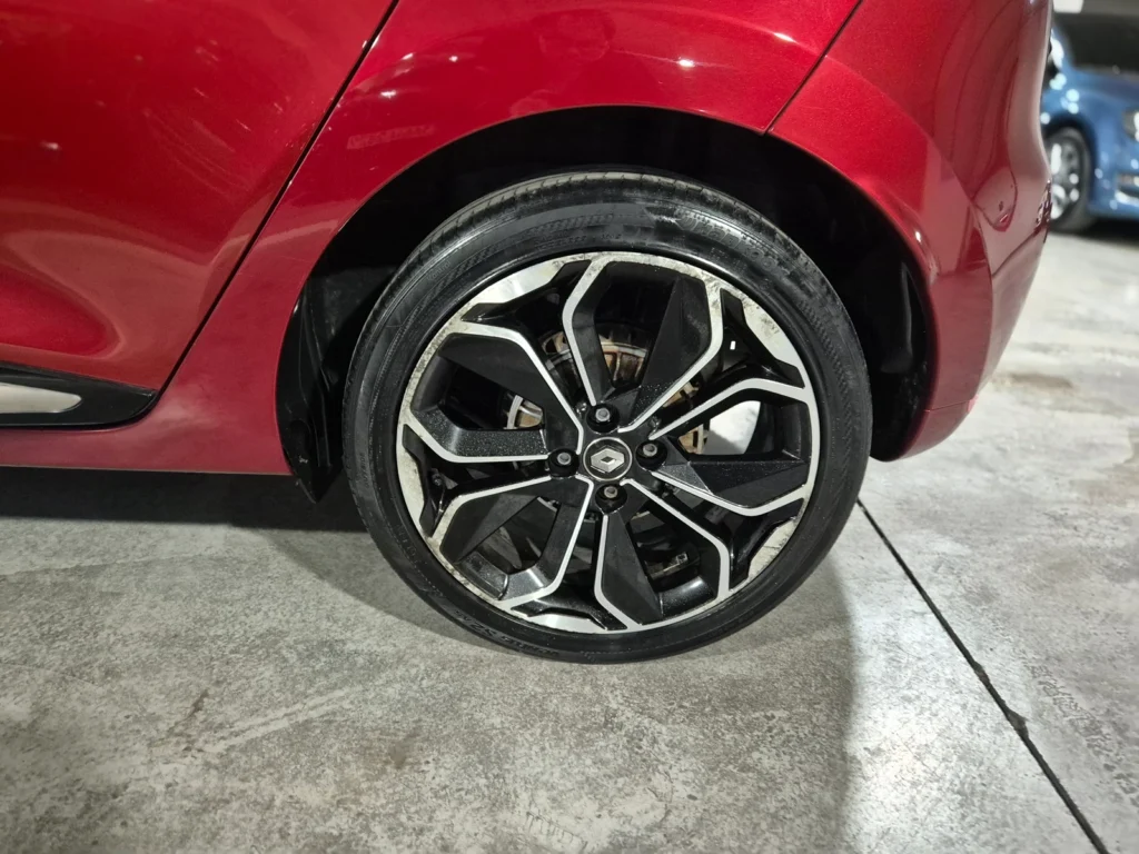 Renault-KoreaSamsung Clio Intens