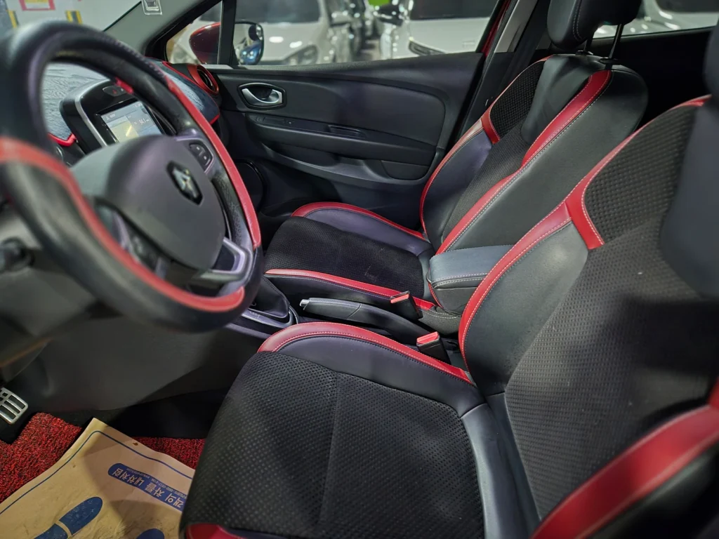 Renault-KoreaSamsung Clio Intens