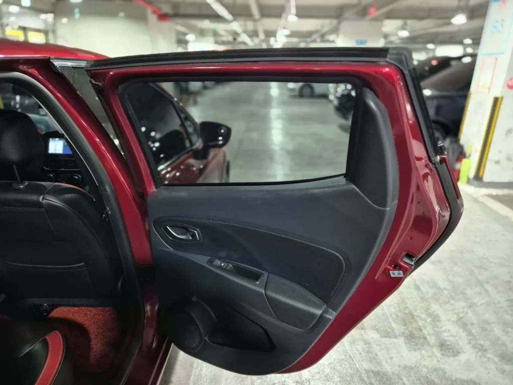 Renault-KoreaSamsung Clio Intens