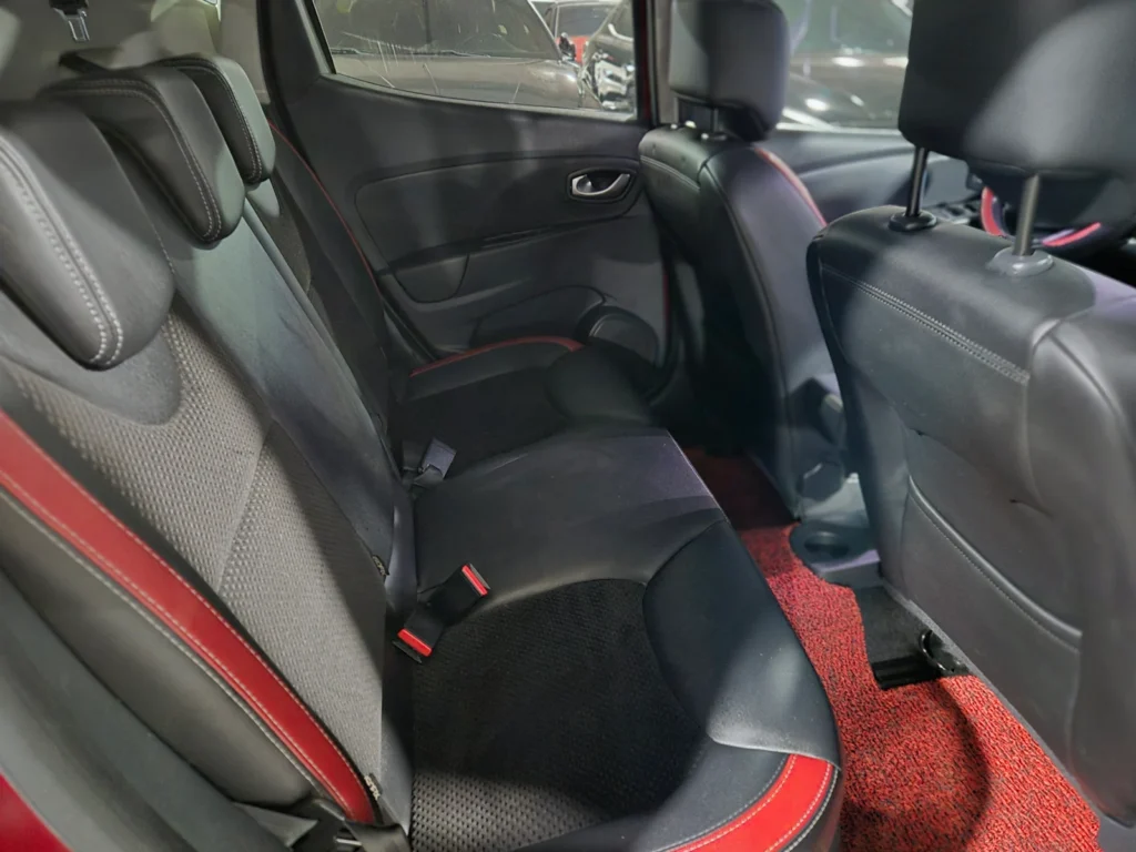 Renault-KoreaSamsung Clio Intens