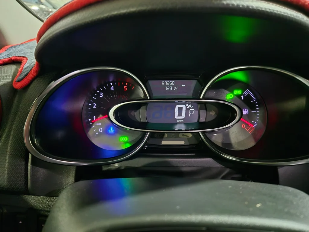 Renault-KoreaSamsung Clio Intens