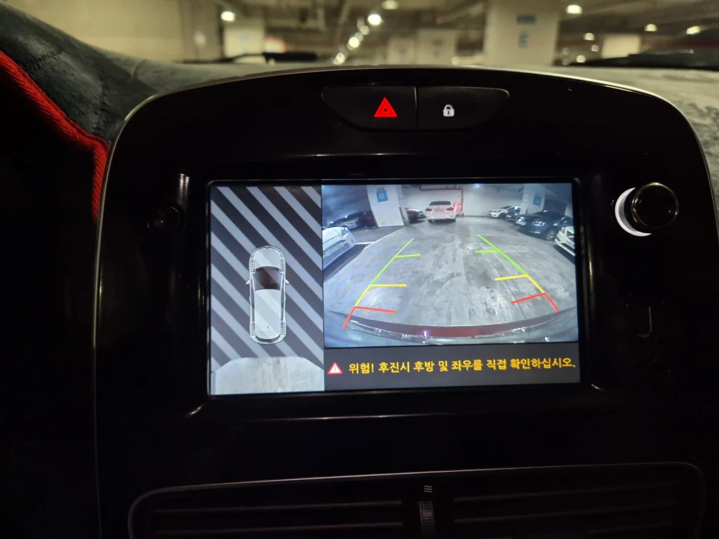 Renault-KoreaSamsung Clio Intens