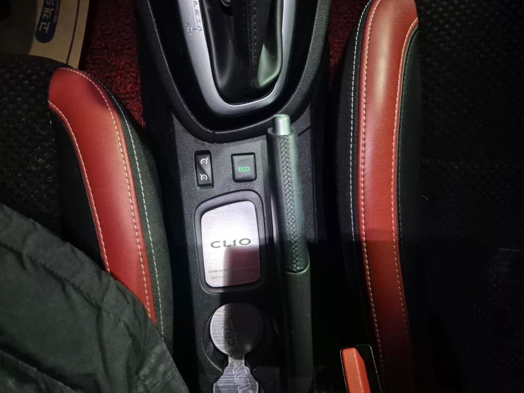 Renault-KoreaSamsung Clio Intens