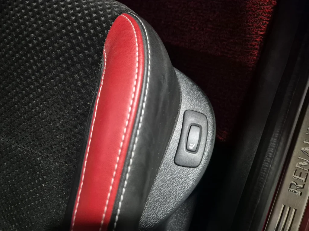 Renault-KoreaSamsung Clio Intens