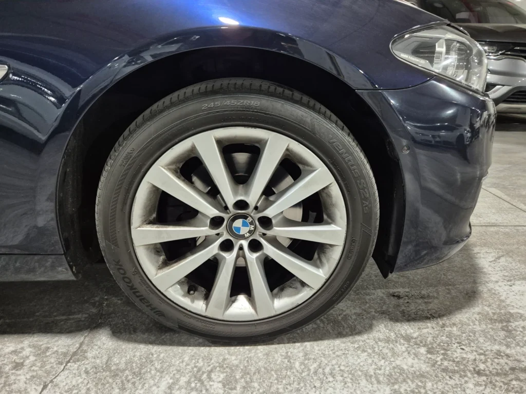 BMW 5 Series (F10) 528i xDrive Luxury Plus