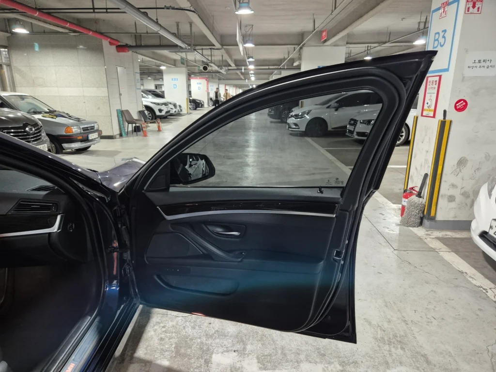 BMW 5 Series (F10) 528i xDrive Luxury Plus