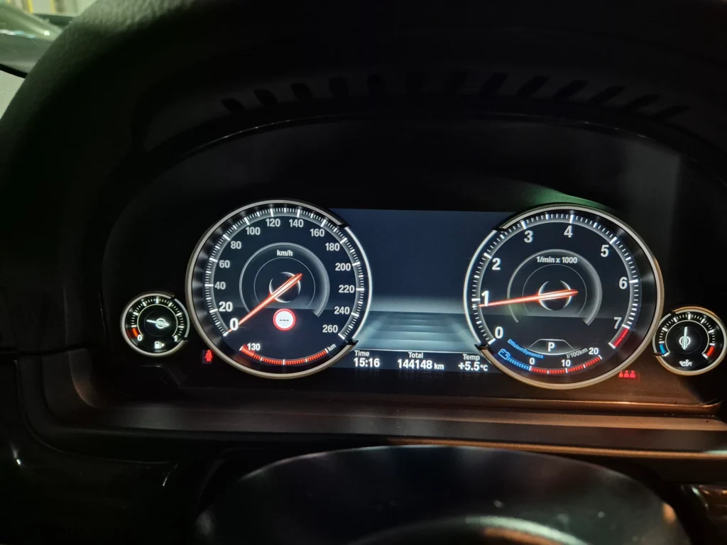 BMW 5 Series (F10) 528i xDrive Luxury Plus