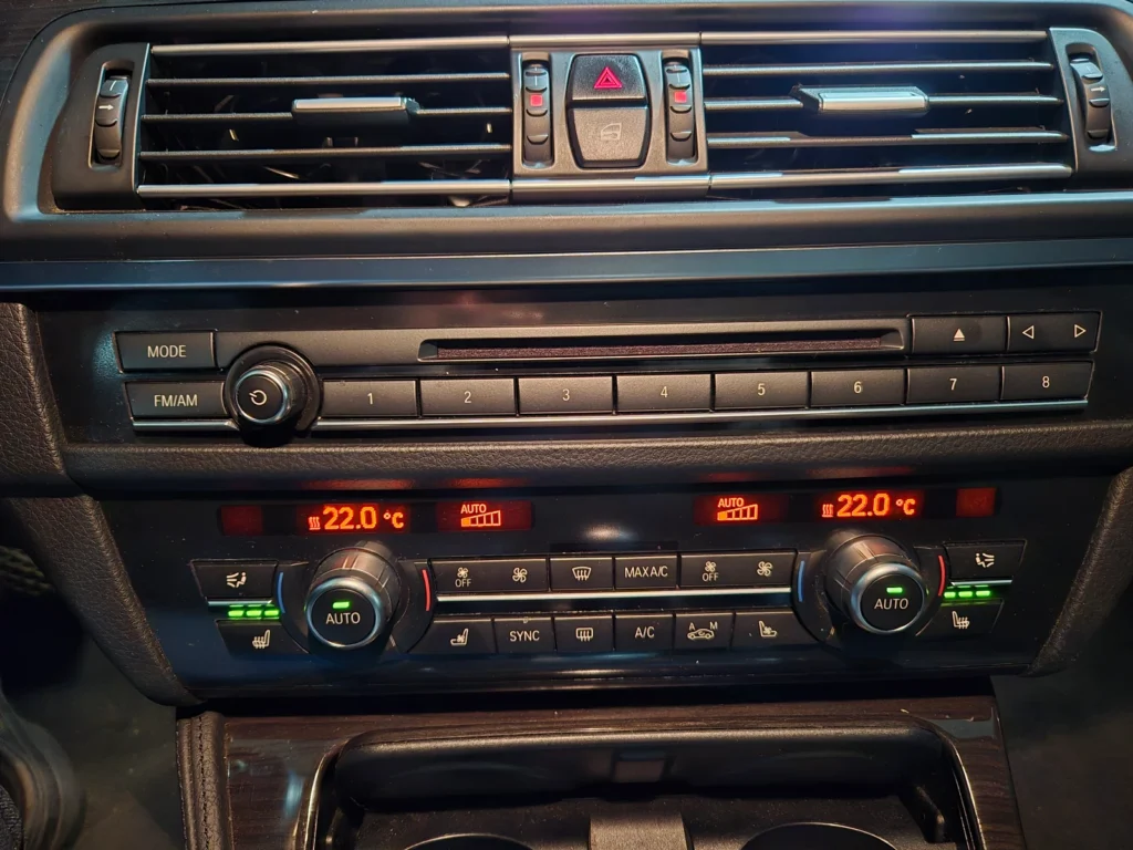 BMW 5 Series (F10) 528i xDrive Luxury Plus