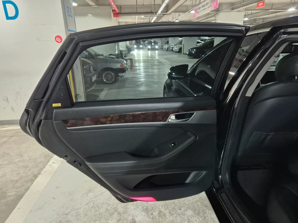 Hyundai Genesis DH G330 Modern