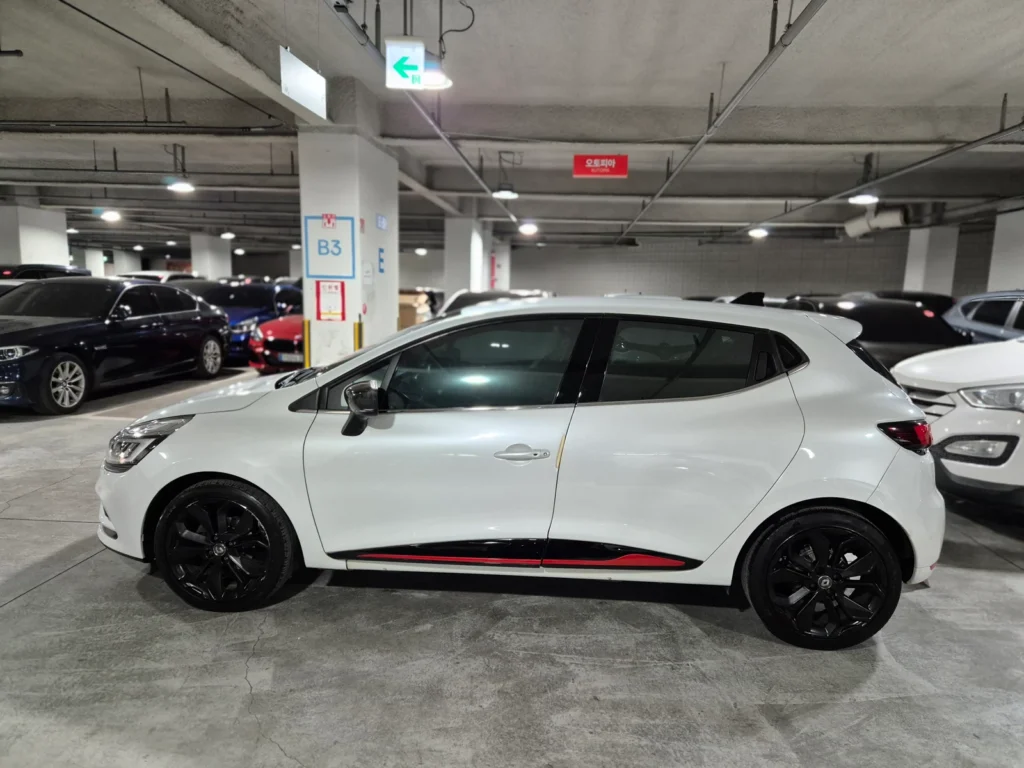 Renault-KoreaSamsung Clio Iconic