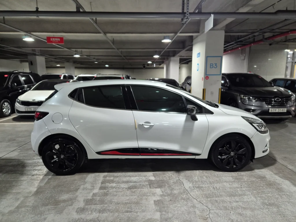 Renault-KoreaSamsung Clio Iconic