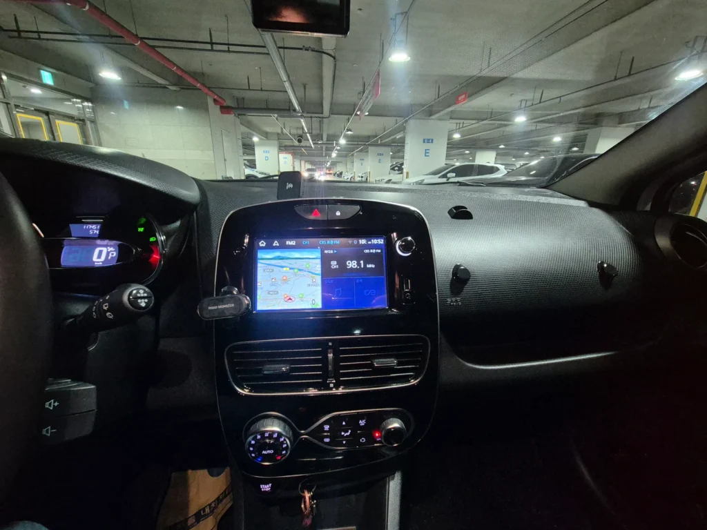 Renault-KoreaSamsung Clio Iconic