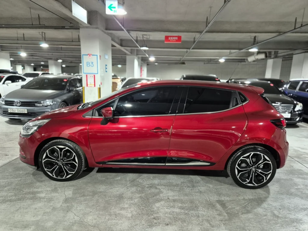 Renault-KoreaSamsung Clio Intense