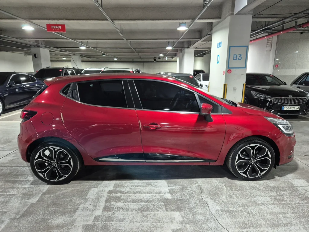 Renault-KoreaSamsung Clio Intense
