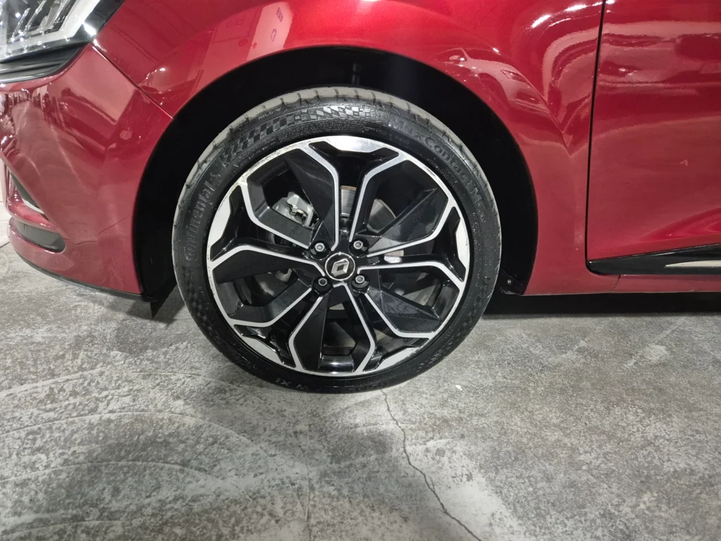 Renault-KoreaSamsung Clio Intense