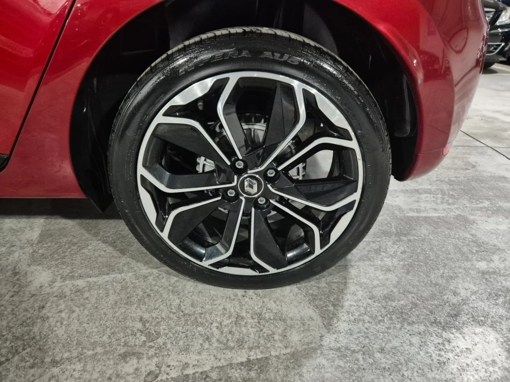 Renault-KoreaSamsung Clio Intense