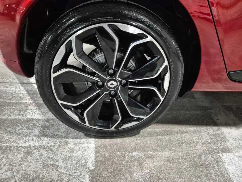 Renault-KoreaSamsung Clio Intense