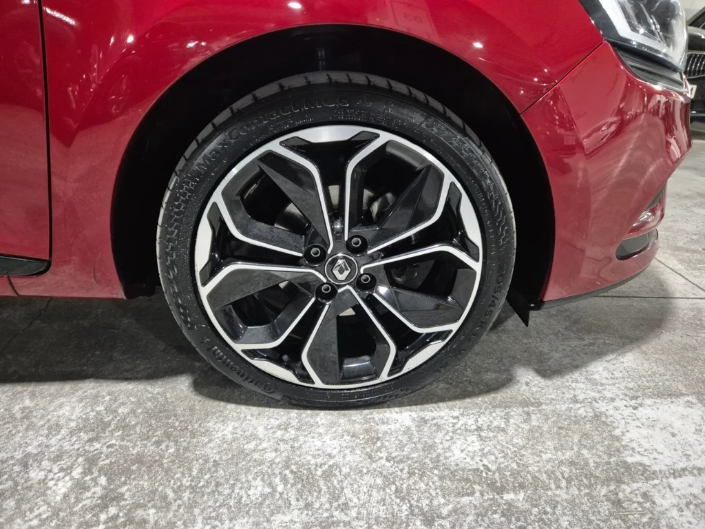 Renault-KoreaSamsung Clio Intense