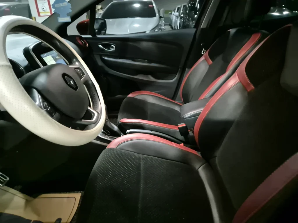 Renault-KoreaSamsung Clio Intense