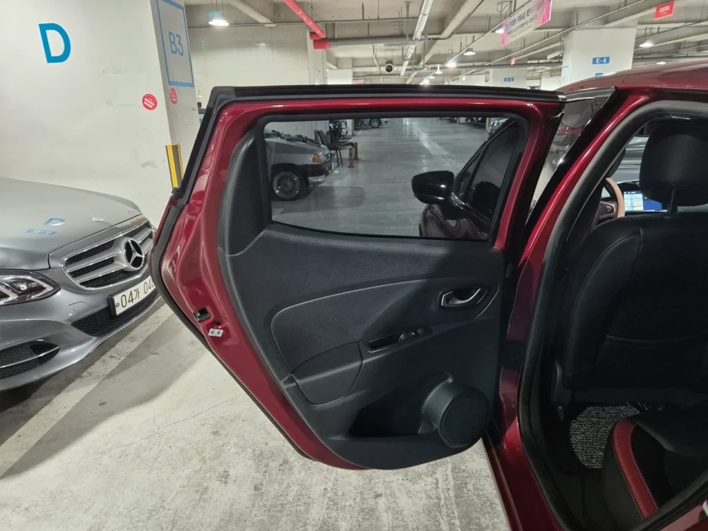 Renault-KoreaSamsung Clio Intense