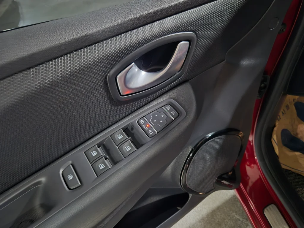 Renault-KoreaSamsung Clio Intense