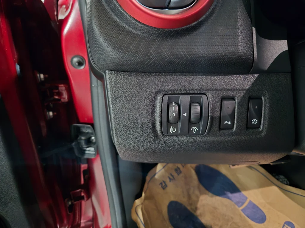 Renault-KoreaSamsung Clio Intense