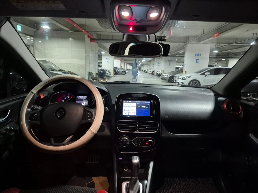 Renault-KoreaSamsung Clio Intense