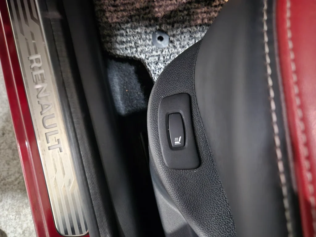 Renault-KoreaSamsung Clio Intense