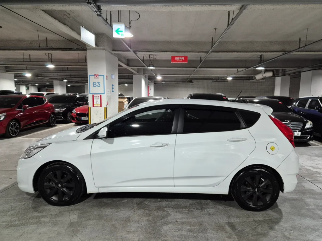 Hyundai Accent (new) Wit Diesel 1.6 VGT Modern