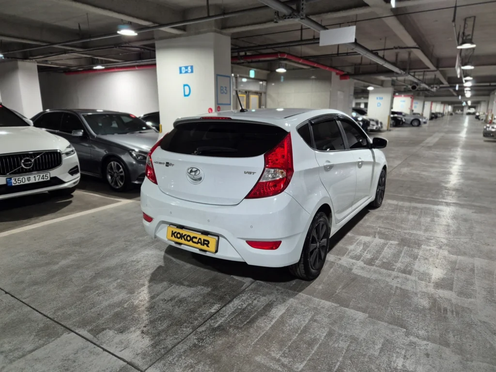 Hyundai Accent (new) Wit Diesel 1.6 VGT Modern