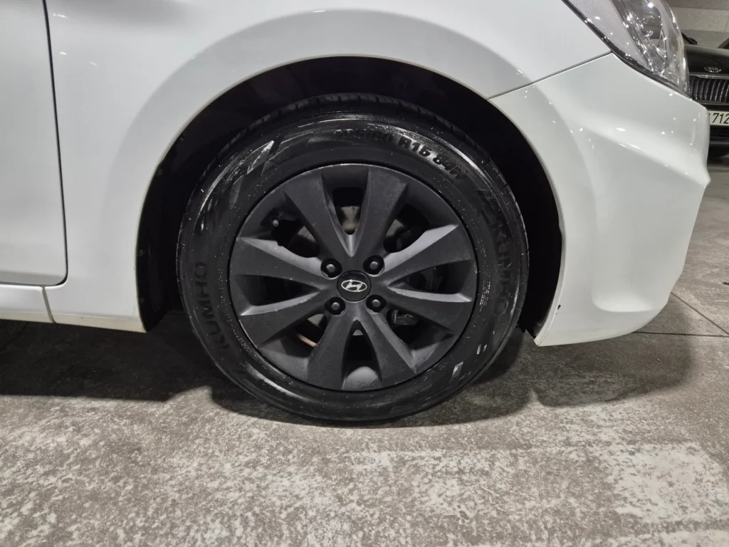 Hyundai Accent (new) Wit Diesel 1.6 VGT Modern