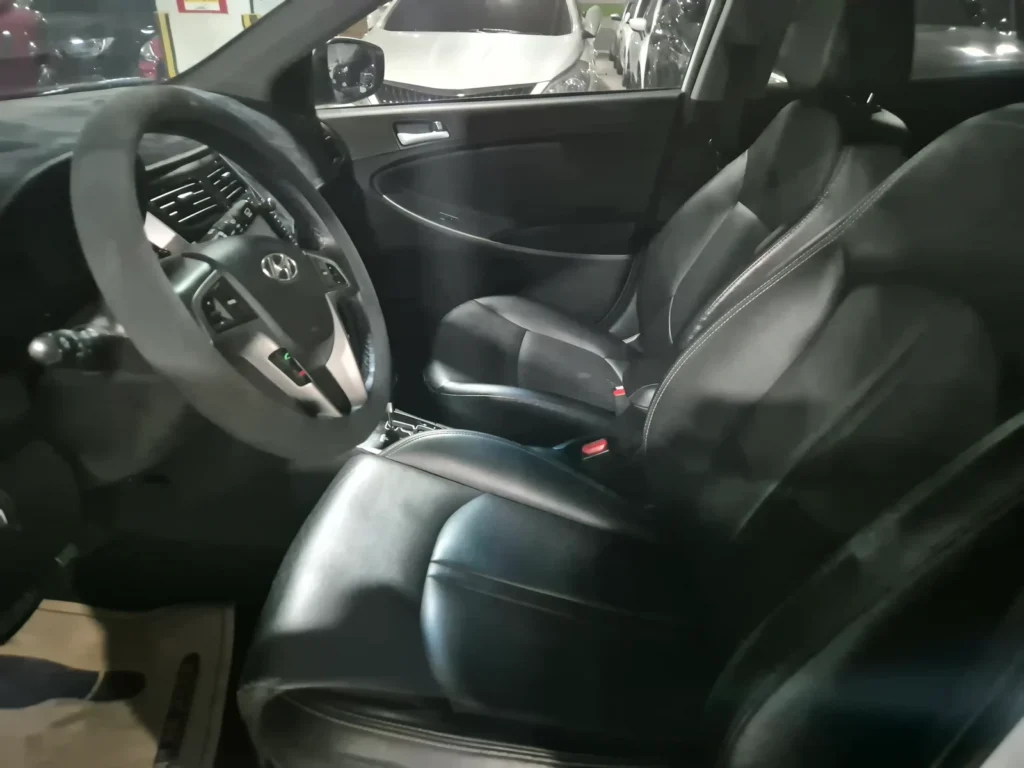 Hyundai Accent (new) Wit Diesel 1.6 VGT Modern