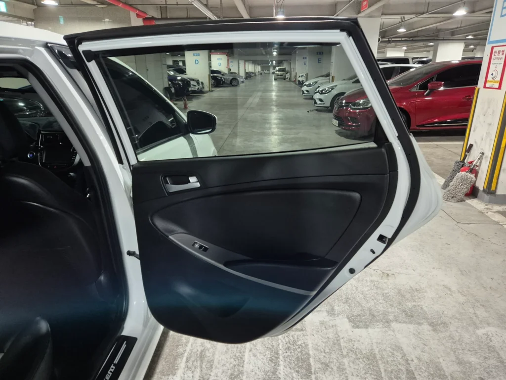 Hyundai Accent (new) Wit Diesel 1.6 VGT Modern