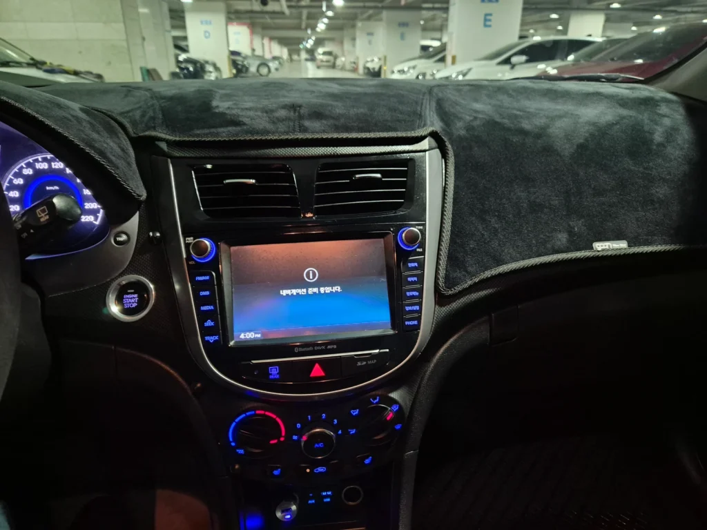 Hyundai Accent (new) Wit Diesel 1.6 VGT Modern